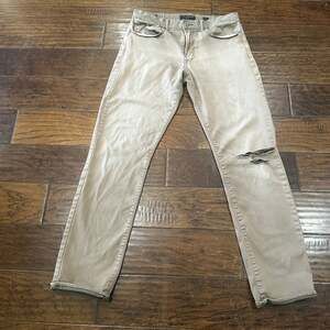 Lucky Brand 121 slim straight size 31/32